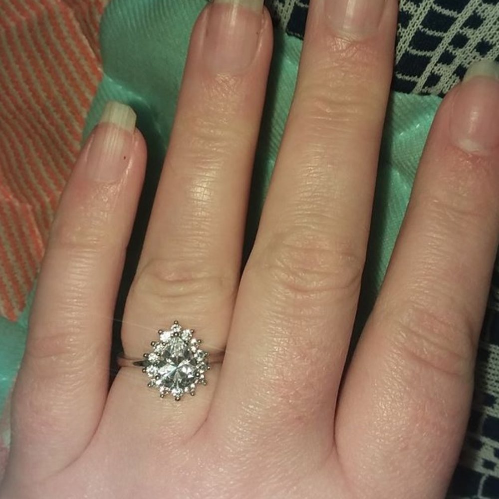 Beautiful Tear Drop Cubic Zirconia Ring Size 7